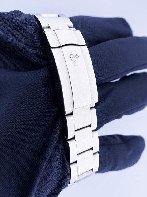 Rolex Oyster Perpetual 116000 Image 5